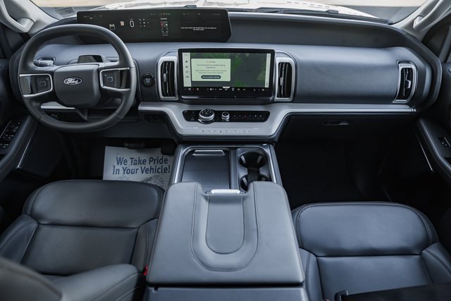 Certified 2025 Ford Expedition Active image 28