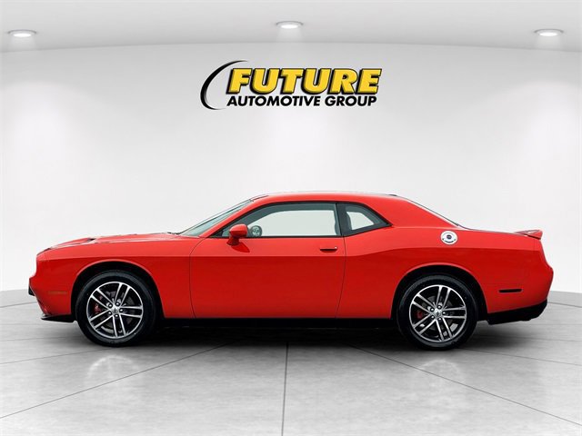 Used 2019 Dodge Challenger SXT w/ Cold Weather Group video 2