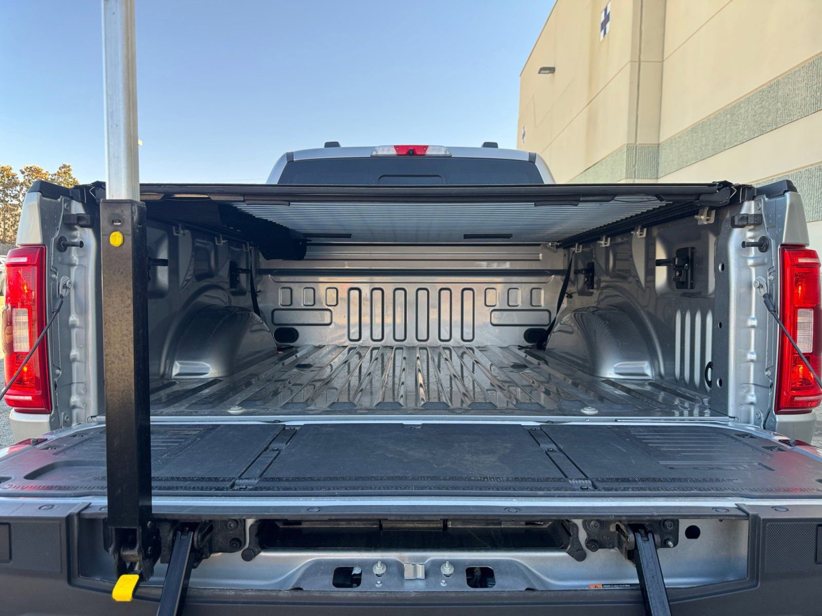 Certified 2022 Ford F150 XLT w/ Equipment Group 302A High image 18