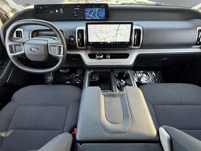 Certified 2025 Ford Expedition Active image 9