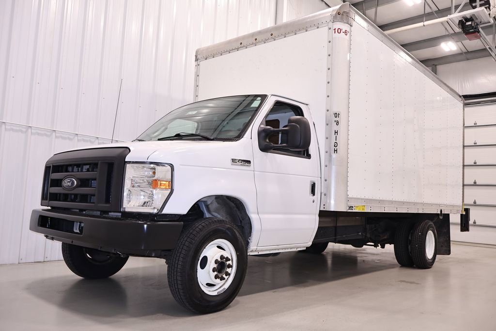 Certified 2019 Ford E-450 and Econoline 450 Super Duty w/ Power Windows & Locks Group RWD image 6