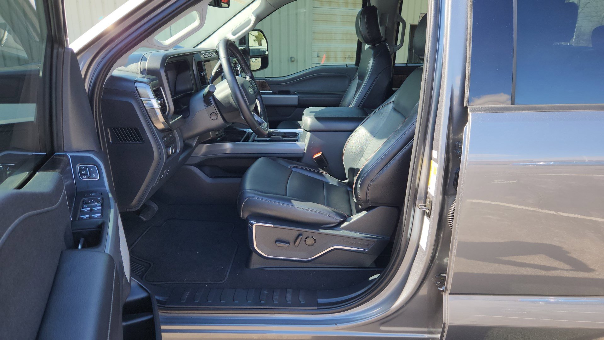 Certified 2024 Ford F250 Lariat w/ Lariat Ultimate Package image 24