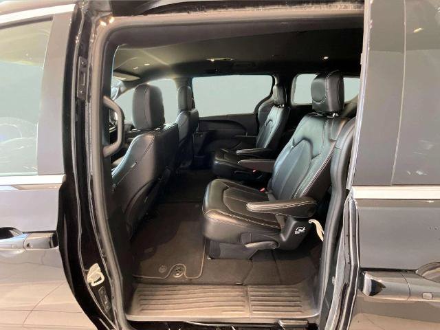 Used 2025 Chrysler Pacifica Select FWD image 18