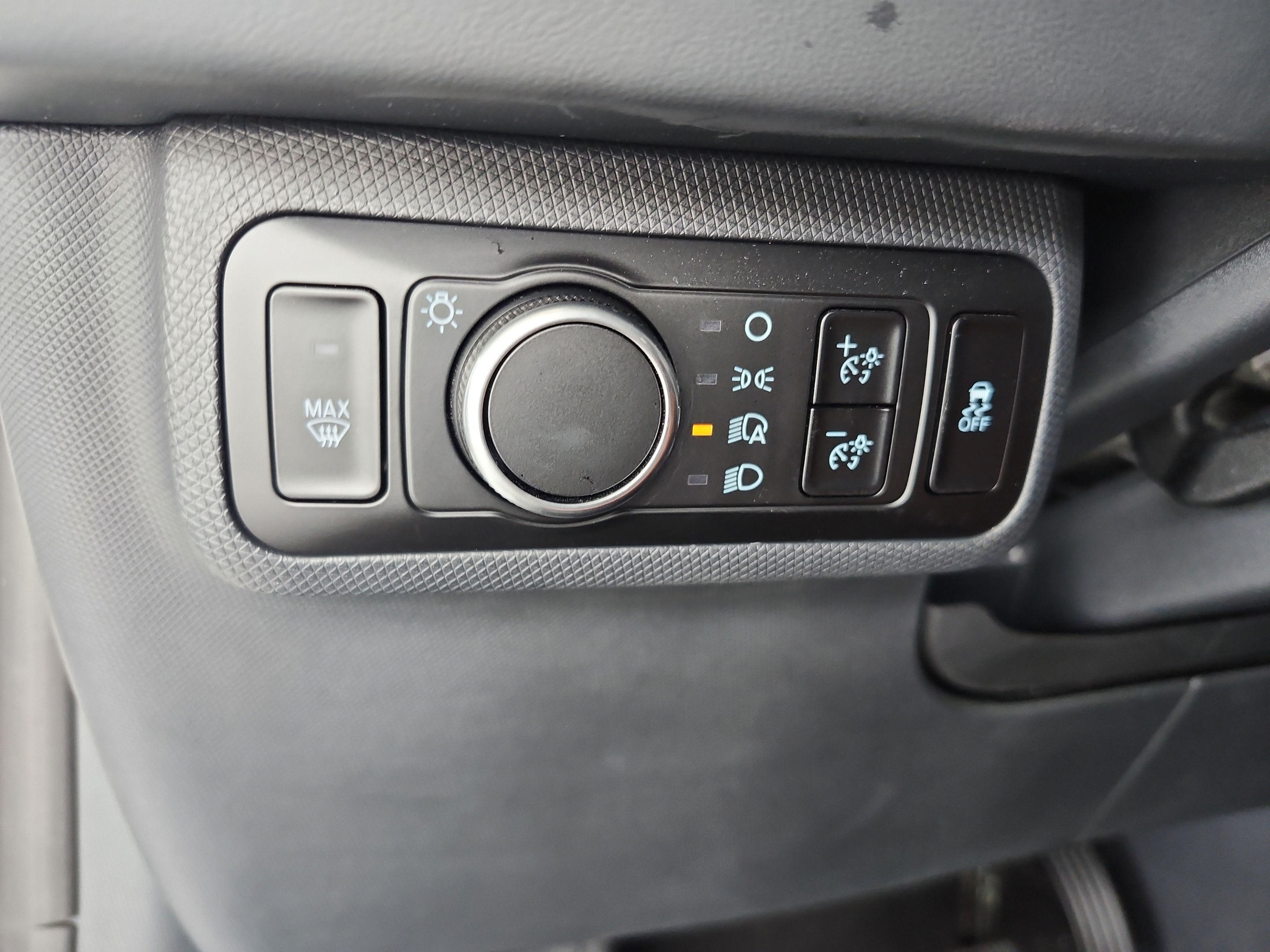 Certified 2025 Ford Mustang Mach-E Select RWD image 12