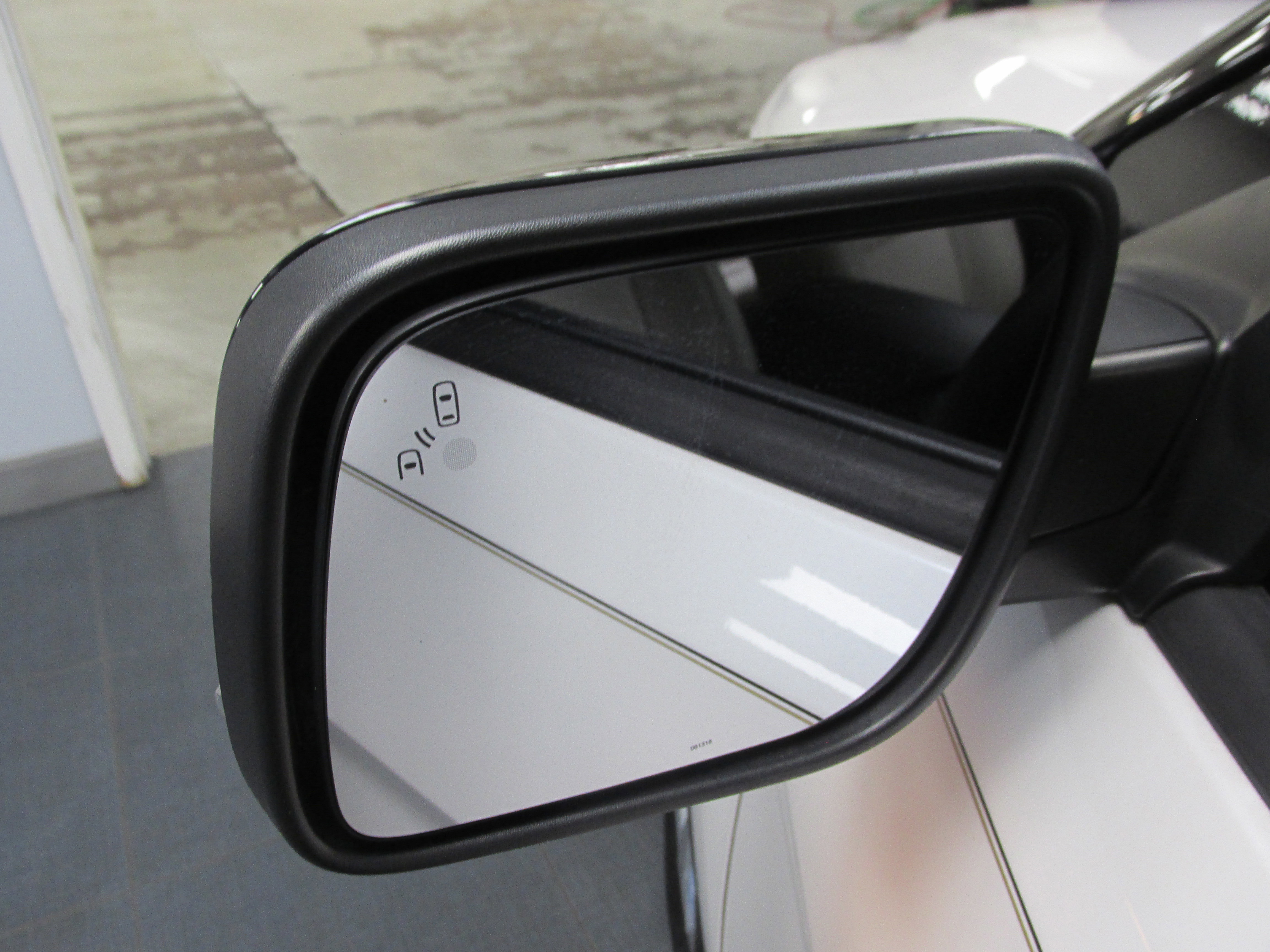 Certified 2018 Ford Explorer XLT w/ Equipment Group 202A image 17