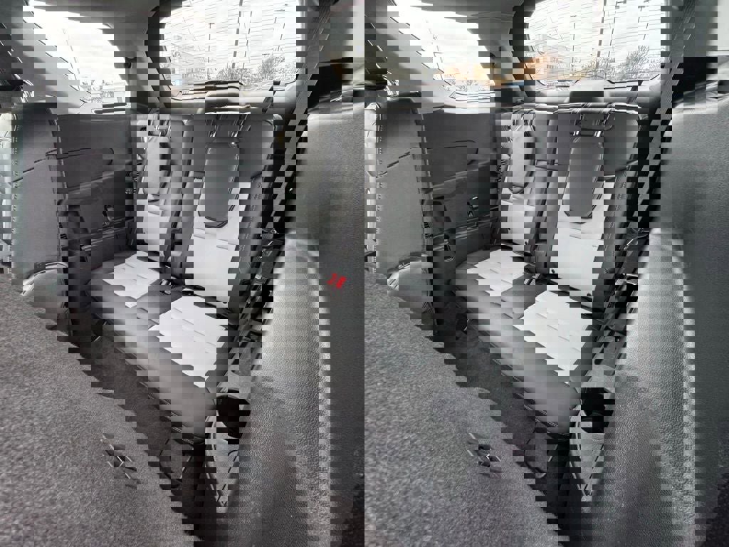 Certified 2022 Ford Explorer XLT w/ Equipment Group 202A image 10