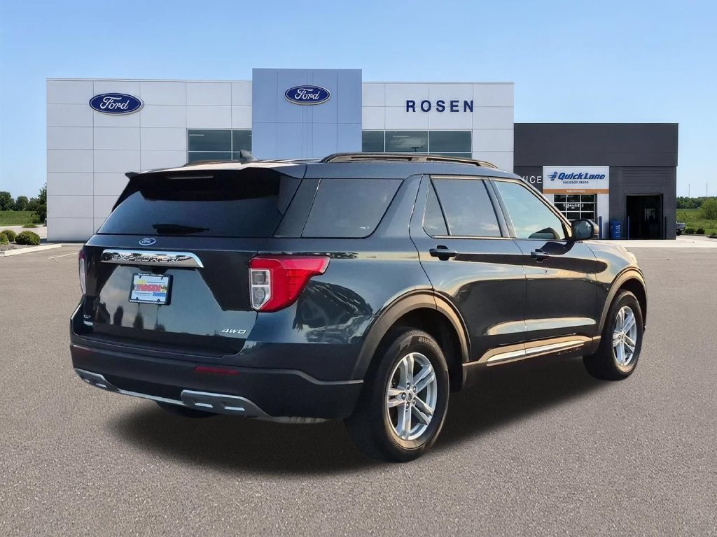 Certified 2024 Ford Explorer XLT w/ Equipment Group 202A AWD/4WD image 3