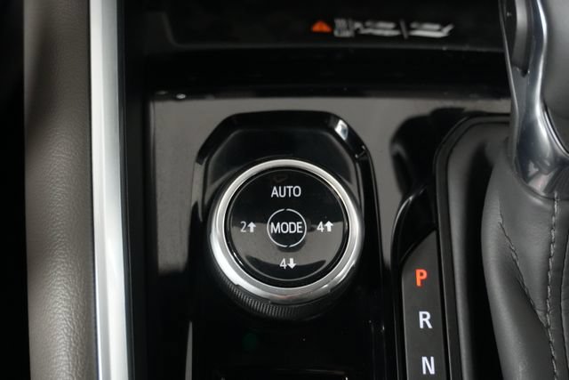 Used 2026 Chevrolet Colorado ZR2 w/ Technology Package AWD/4WD image 18