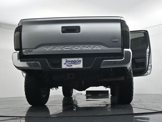 Used 2023 Toyota Tacoma TRD Off-Road AWD/4WD image 34