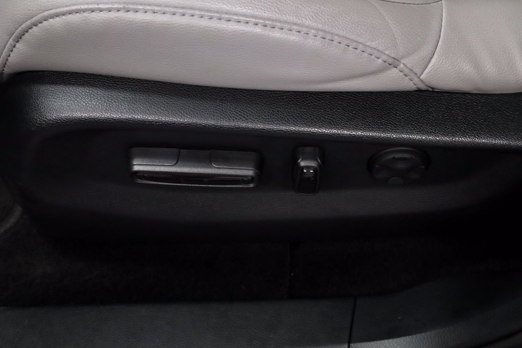 Used 2018 Honda CR-V Touring image 25