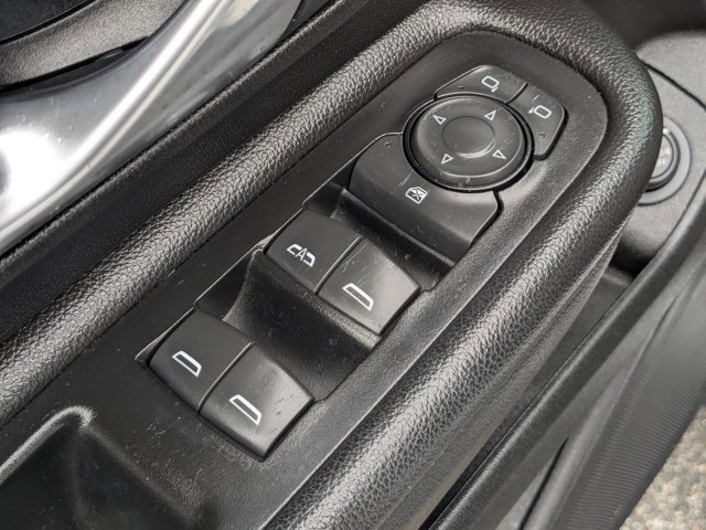 Used 2022 GMC Terrain SLE w/ Driver Convenience Package image 16