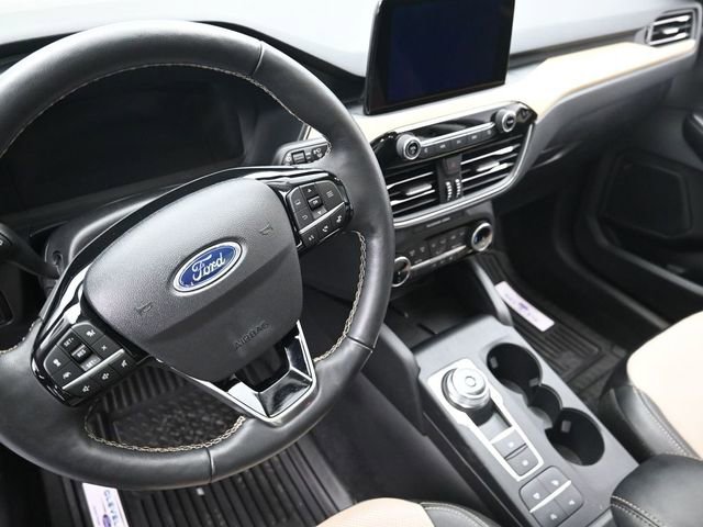 Certified 2022 Ford Escape Titanium w/ Titanium Elite Package image 28