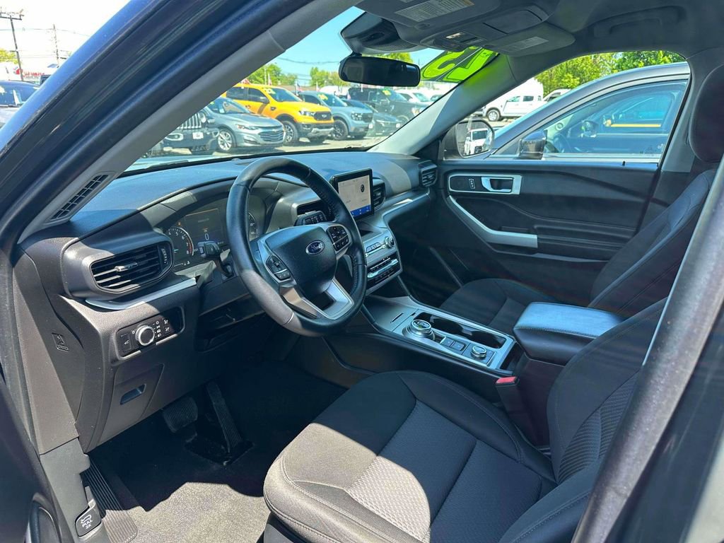 Certified 2023 Ford Explorer XLT w/ Class IV Trailer Tow Package AWD/4WD image 14