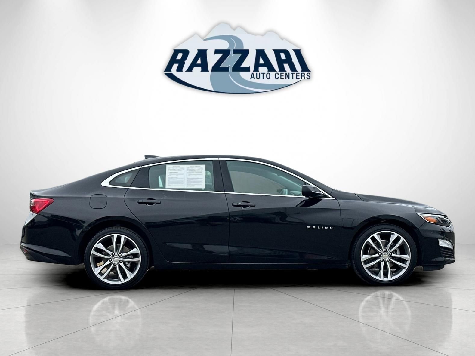 Used 2023 Chevrolet Malibu LT image 2