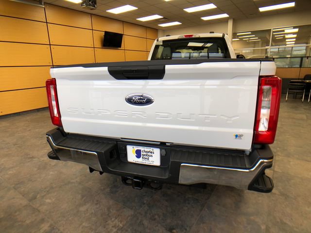 Certified 2023 Ford F350 XL w/ Snow Plow/Camper Package AWD/4WD image 6