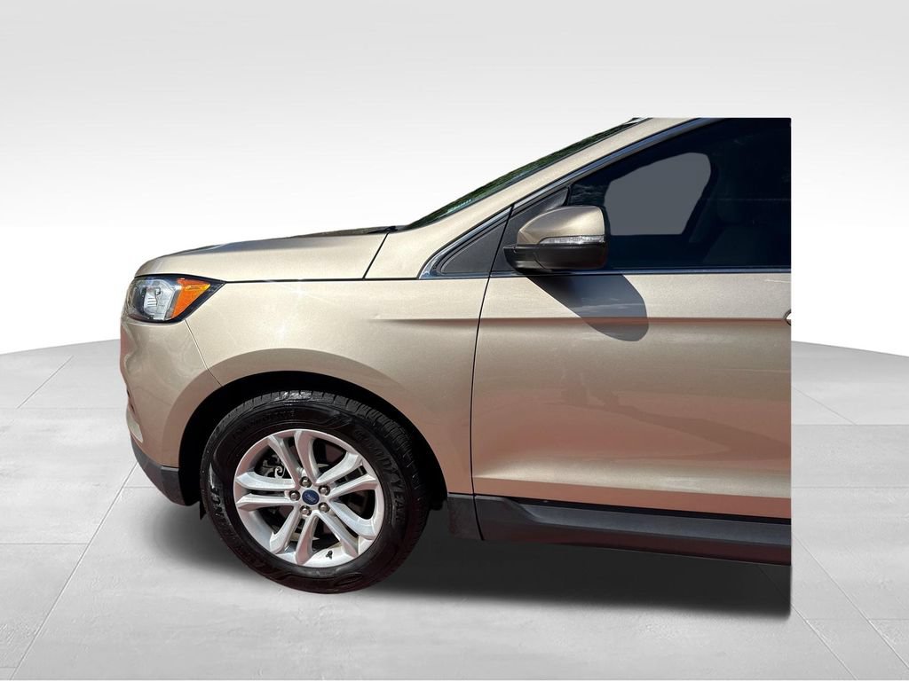 Certified 2020 Ford Edge SEL w/ Cold Weather Package AWD/4WD image 34