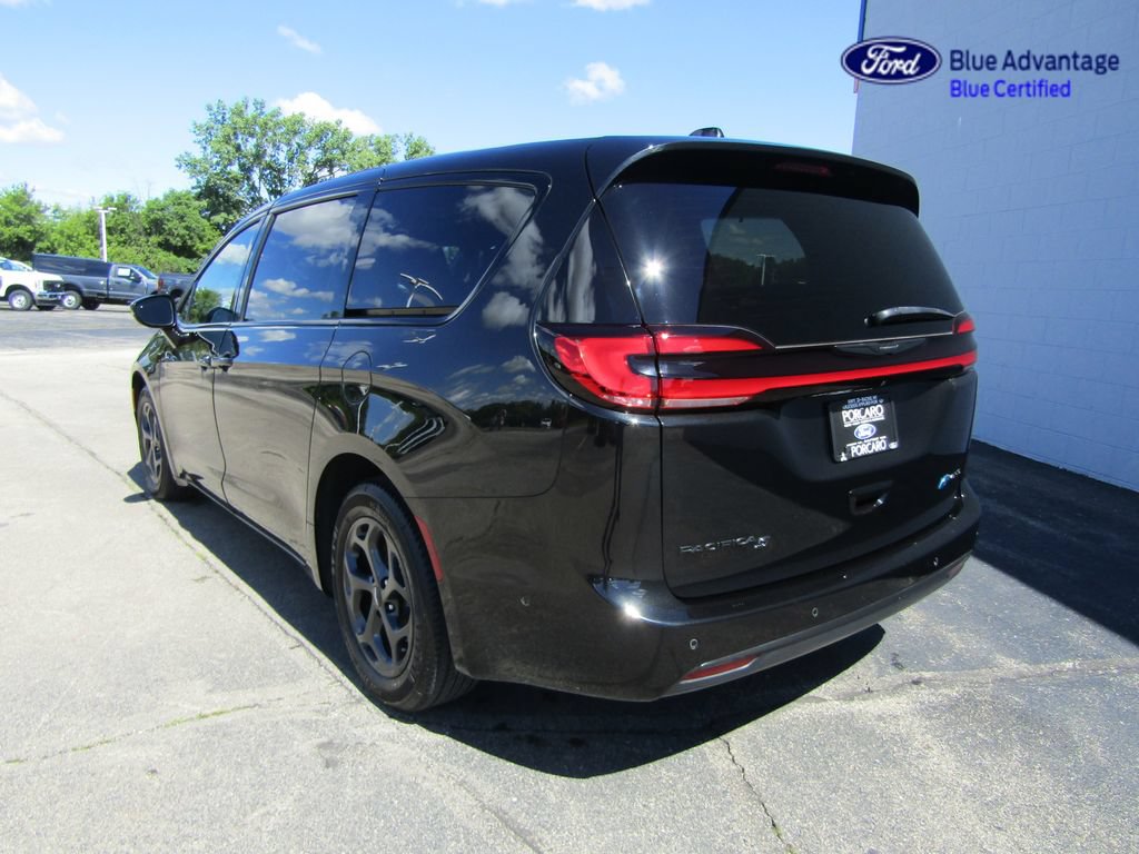 Used 2022 Chrysler Pacifica Limited w/ Uconnect Theater Family Group FWD image 15