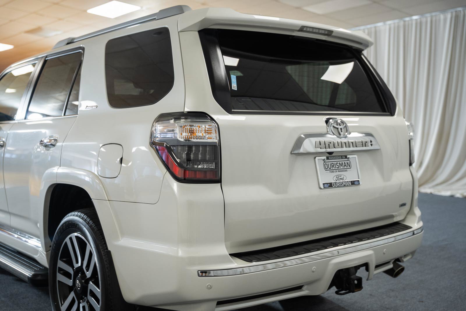 Used 2022 Toyota 4Runner Limited AWD/4WD image 6