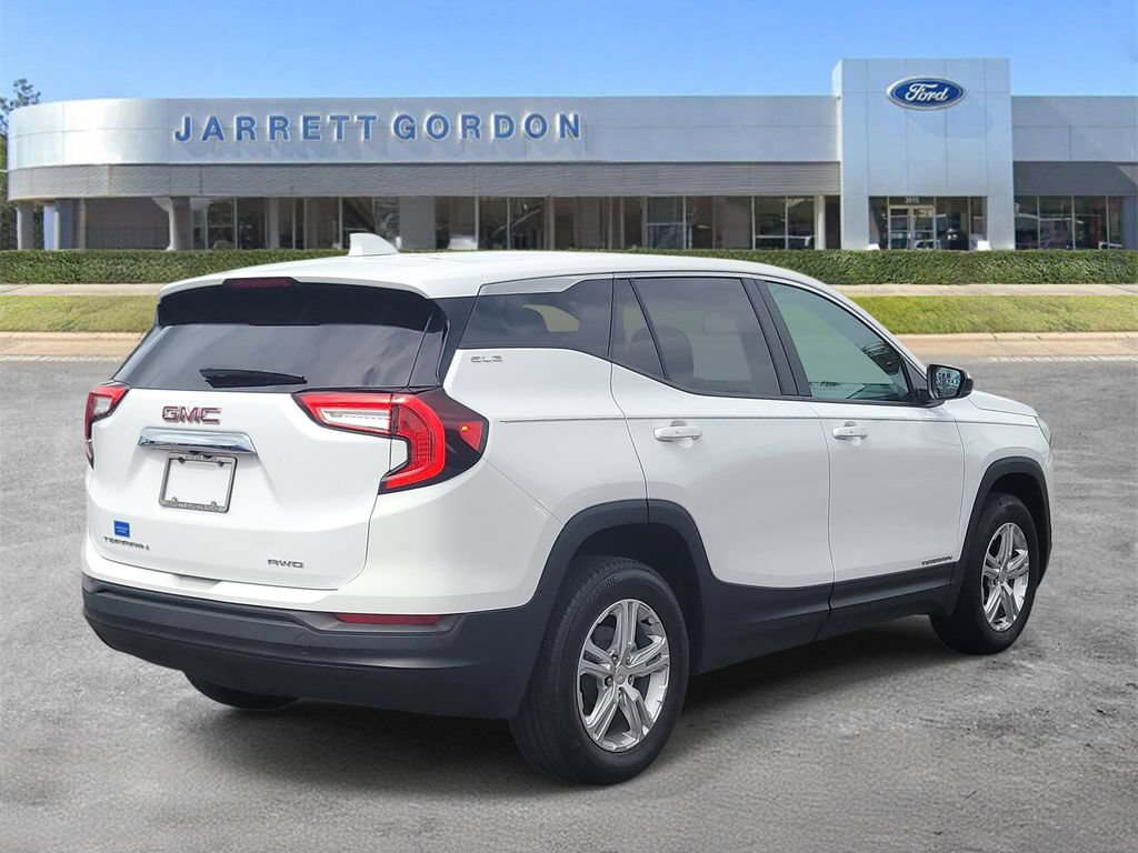 Used 2024 GMC Terrain SLE AWD/4WD image 4