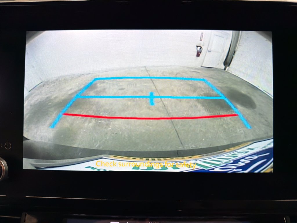 Used 2025 Toyota Sienna LE FWD image 26
