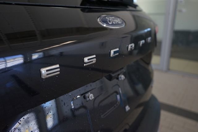 Certified 2021 Ford Escape Titanium image 5
