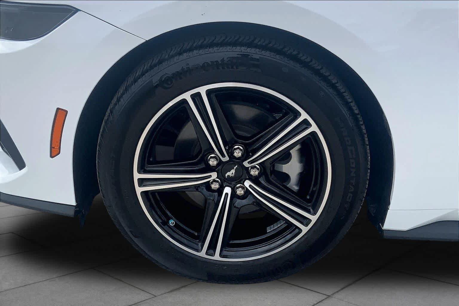 Certified 2025 Ford Mustang Coupe RWD image 10