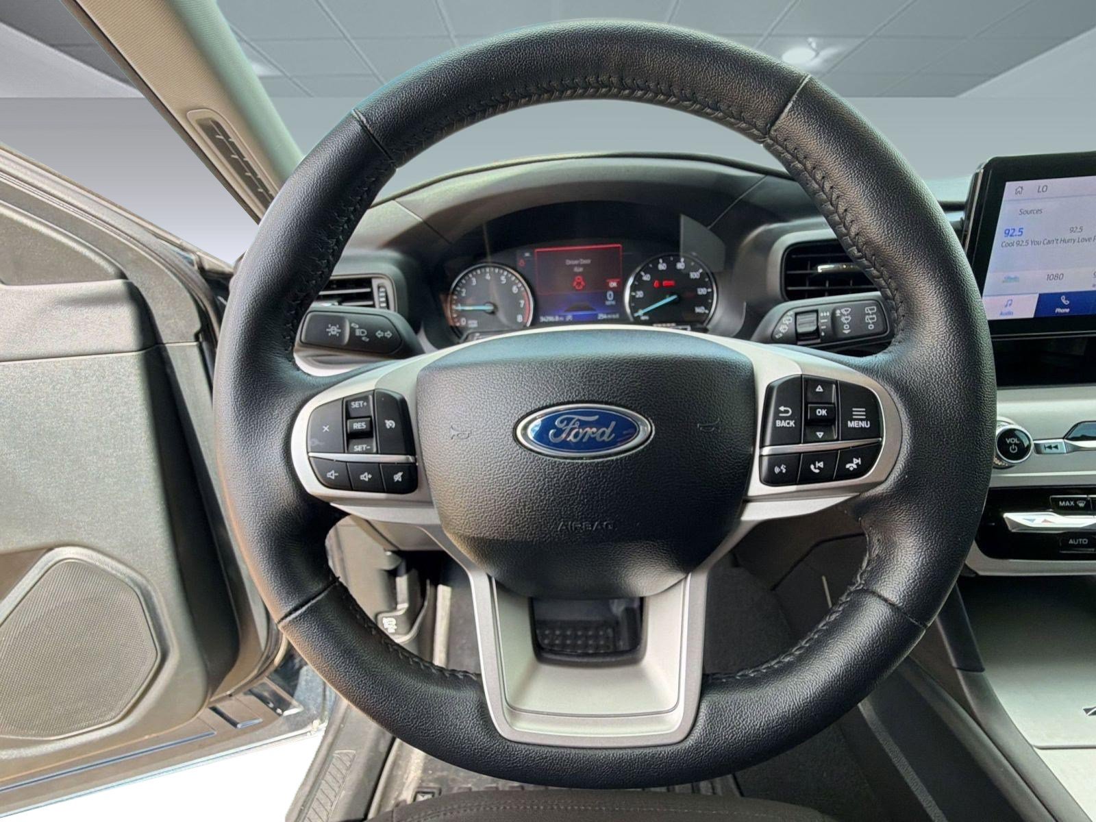 Certified 2024 Ford Explorer XLT RWD image 16