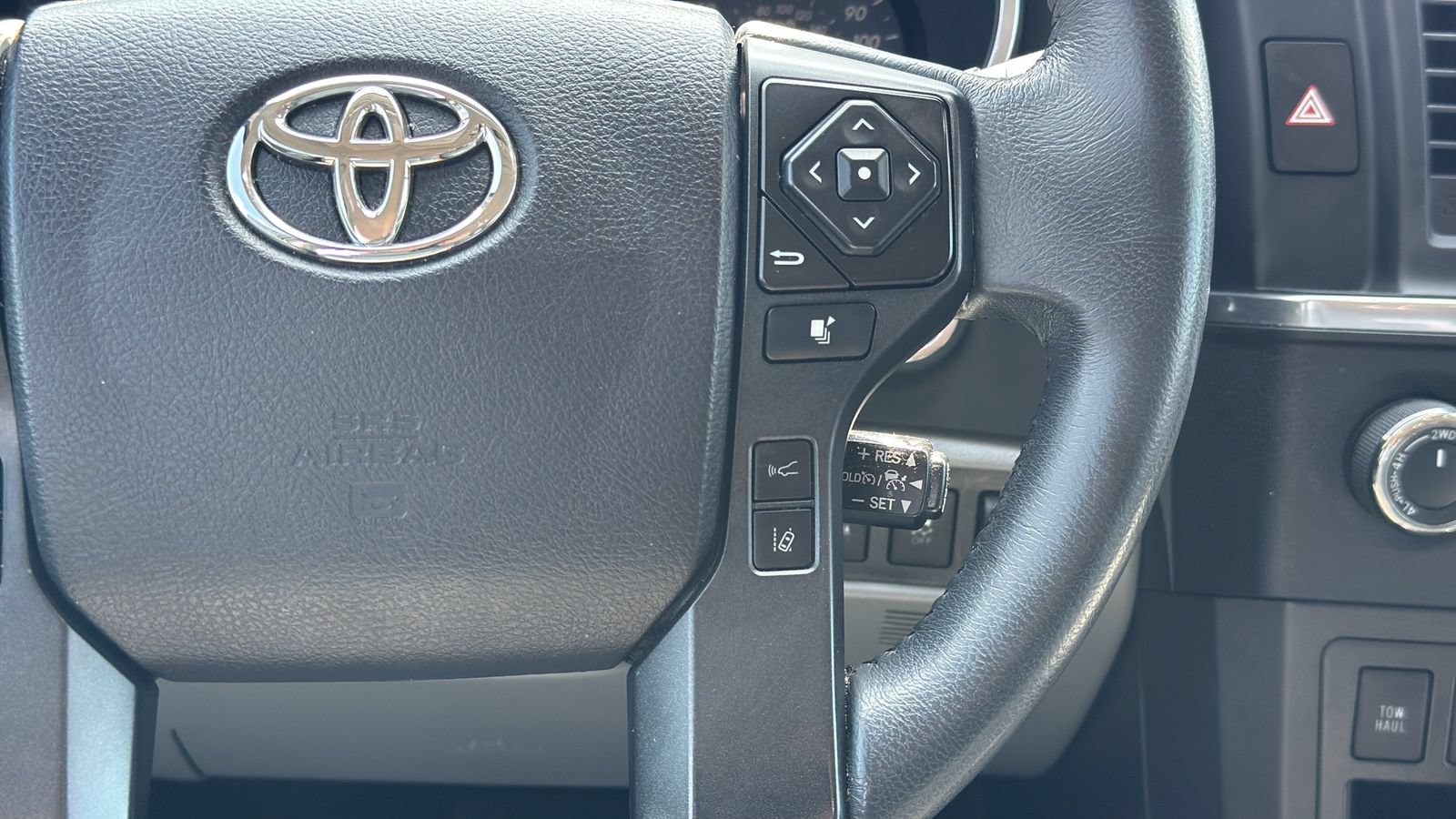 Used 2021 Toyota Sequoia Limited w/ Safety & Convenience Package AWD/4WD image 15
