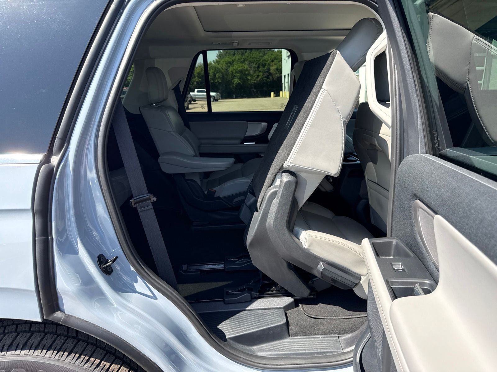 Certified 2025 Ford Expedition Active AWD/4WD image 44