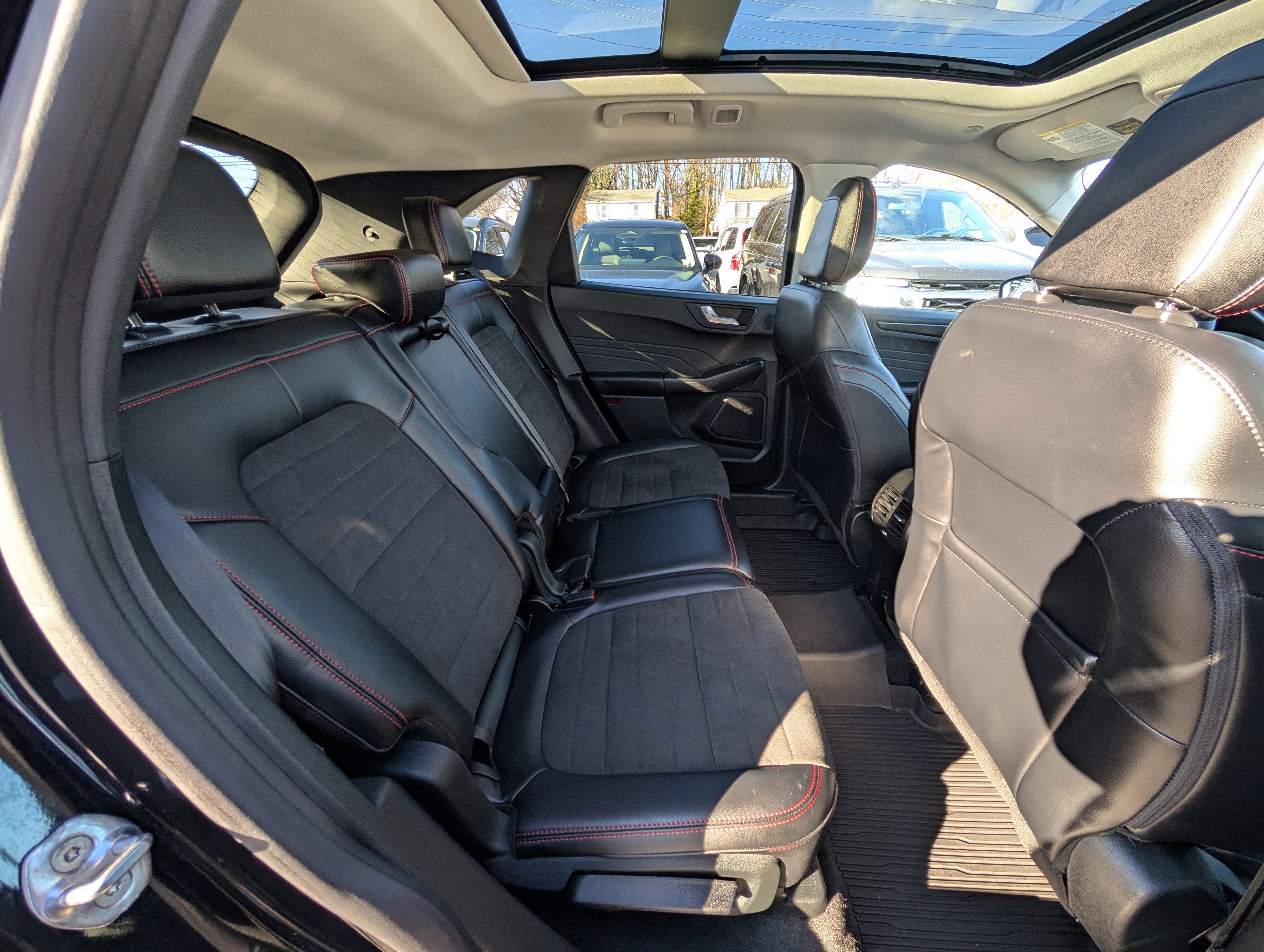 Certified 2022 Ford Escape SEL w/ SEL Stealth AWD Package image 13