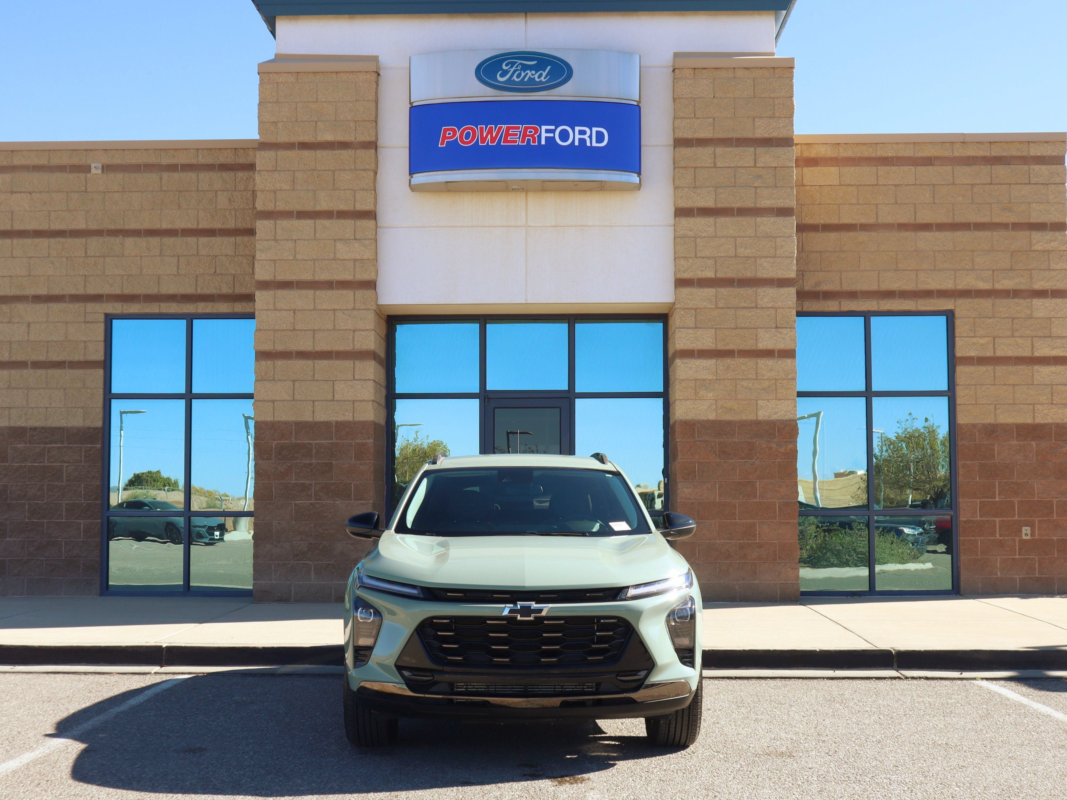 Used 2025 Chevrolet Trax ACTIV w/ Driver Confidence Package FWD image 3