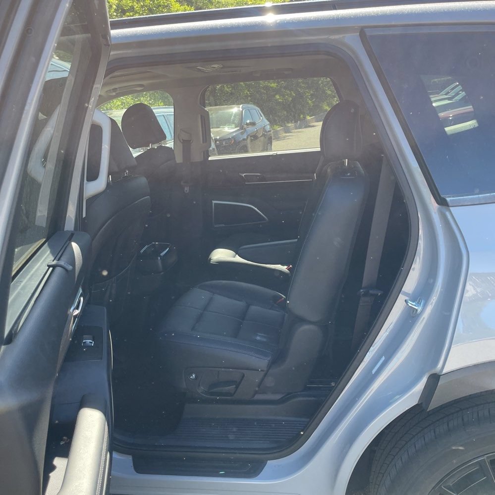 Used 2022 Kia Telluride EX w/ EX Premium Package AWD/4WD image 16