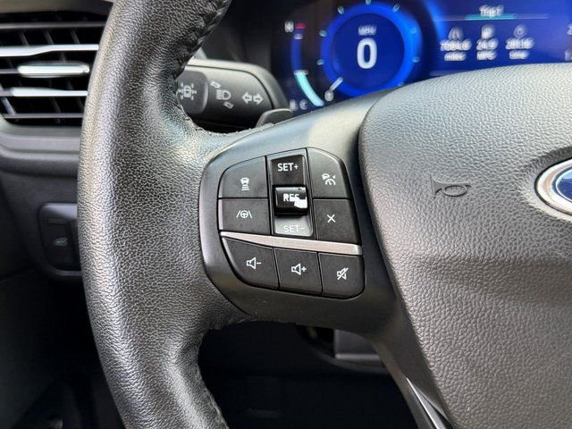 Certified 2020 Ford Escape Titanium AWD/4WD image 40