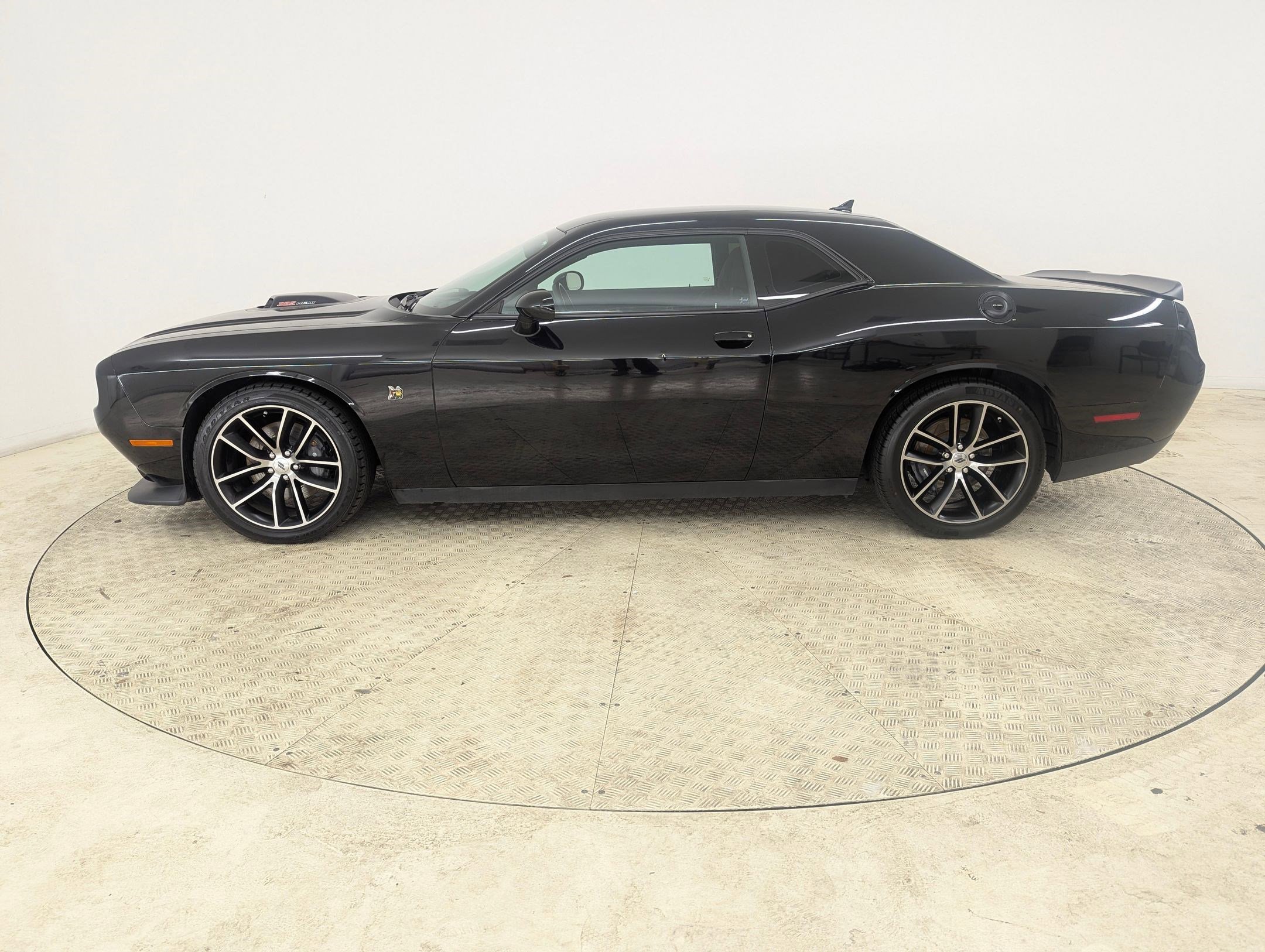Used 2018 Dodge Challenger R/T Scat Pack image 2