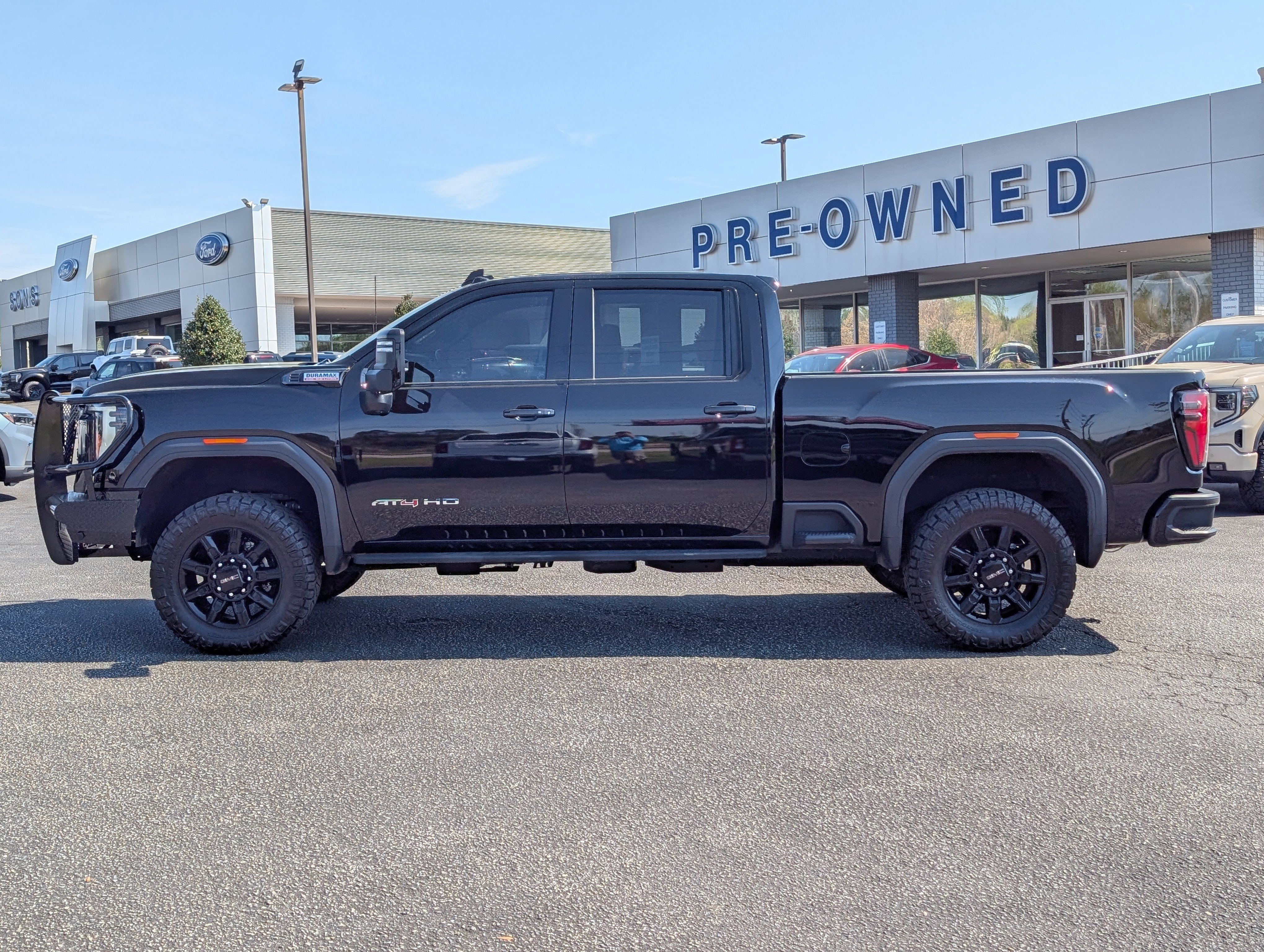 Used 2024 GMC Sierra 2500 AT4 w/ AT4 Premium Plus Package AWD/4WD image 6