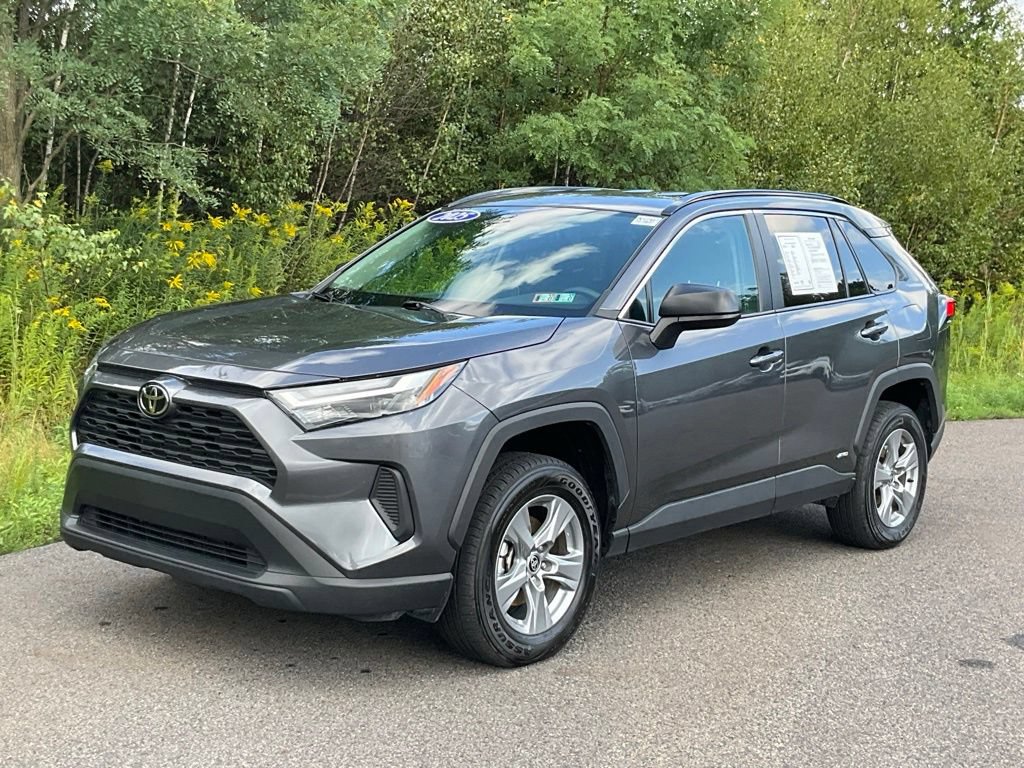 Used 2025 Toyota RAV4 LE AWD/4WD image 29