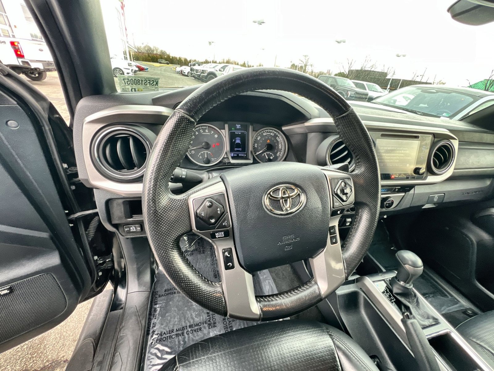 Used 2018 Toyota Tacoma Limited image 16