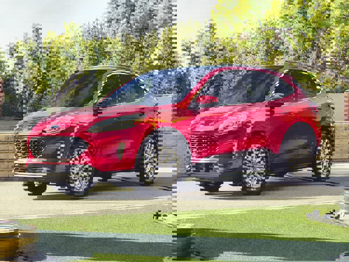 Certified 2022 Ford Escape SE w/ Cold Weather Package