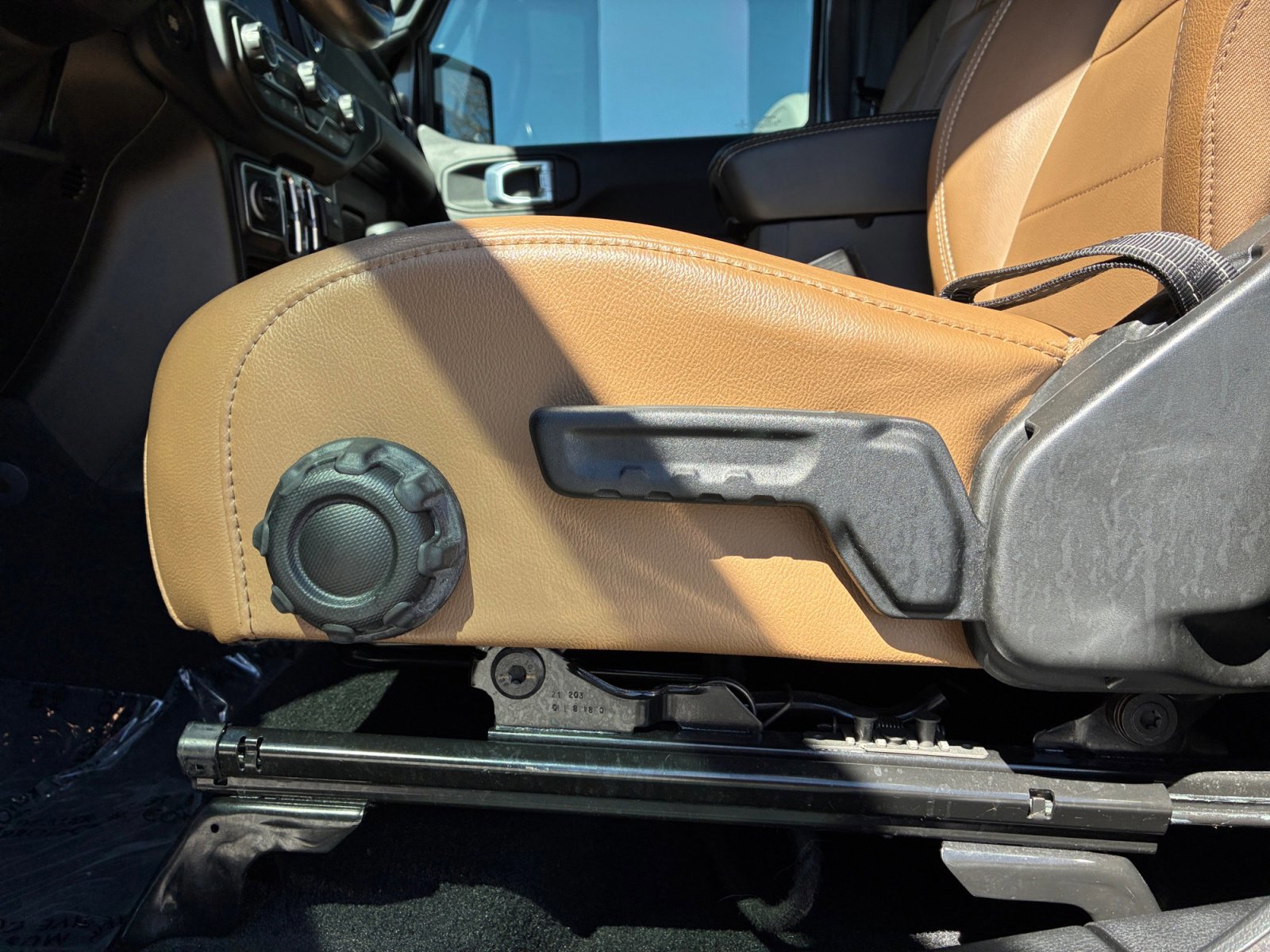 Used 2021 Jeep Wrangler Unlimited Sahara image 14