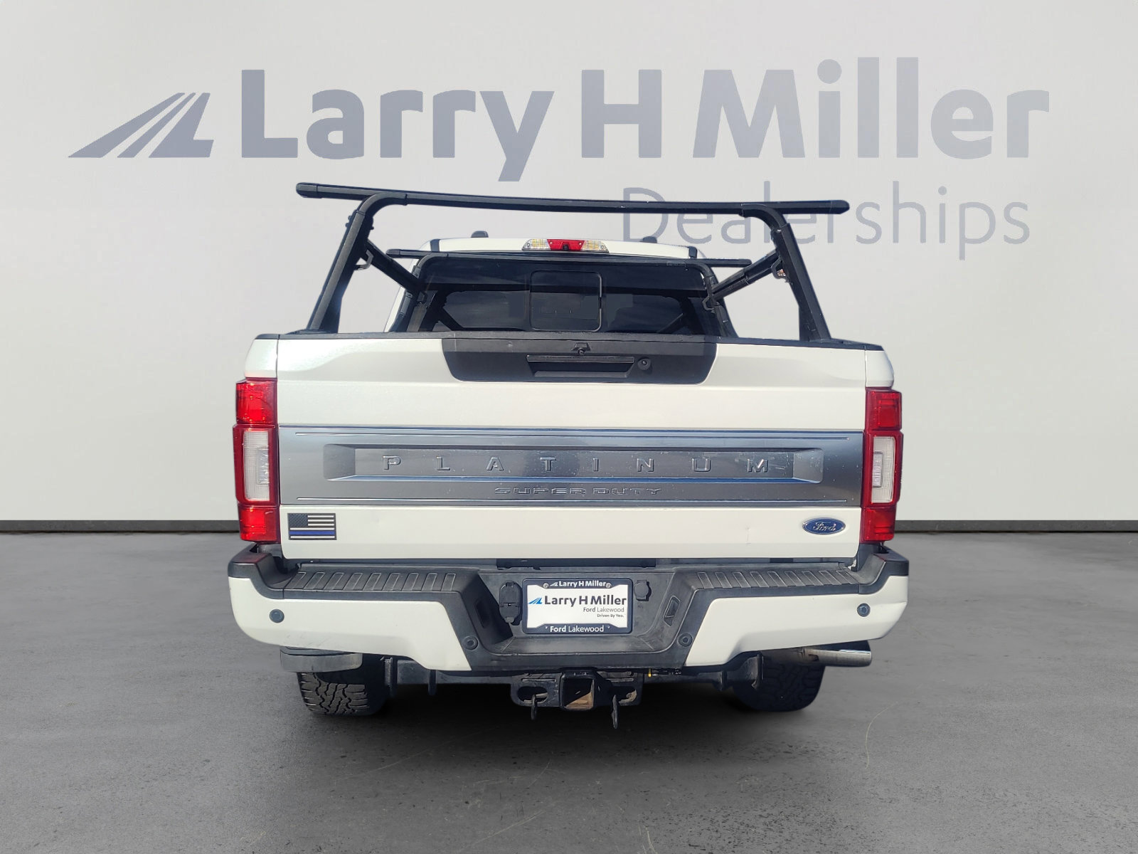 Certified 2022 Ford F350 Platinum w/ FX4 Off-Road Package image 4