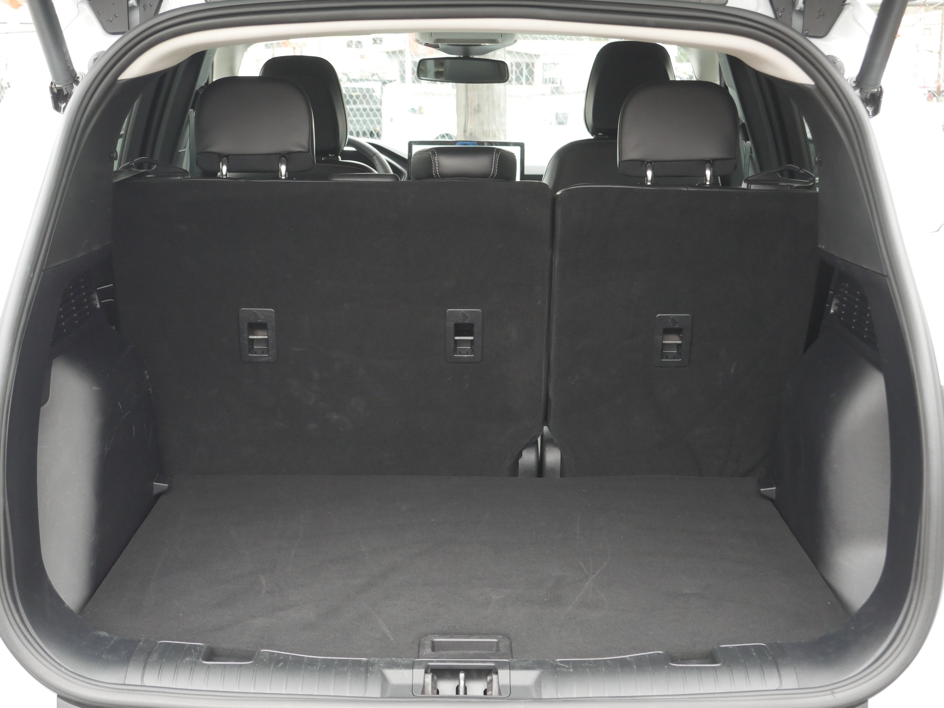 Certified 2025 Ford Escape Platinum AWD/4WD image 20