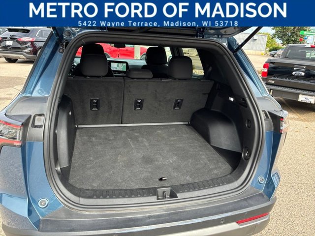 Used 2025 Chevrolet Equinox LT AWD/4WD image 36