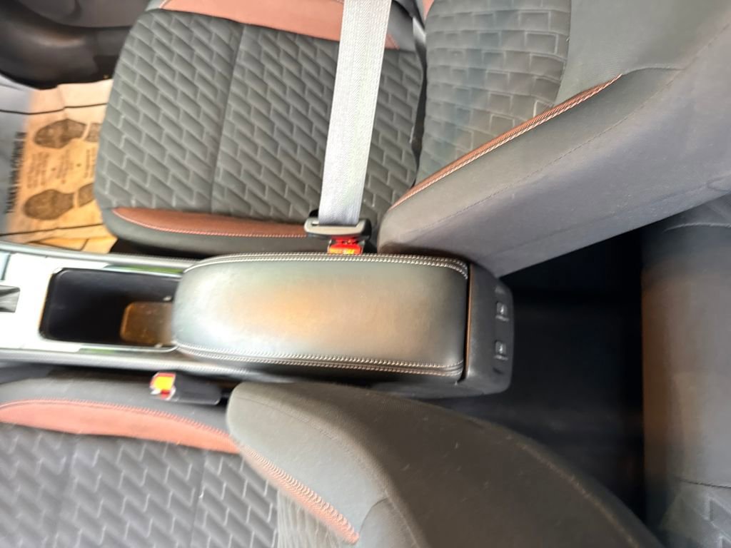 Used 2021 Nissan Kicks SR image 22