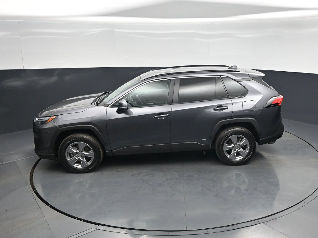 Used 2022 Toyota RAV4 XLE AWD/4WD image 42