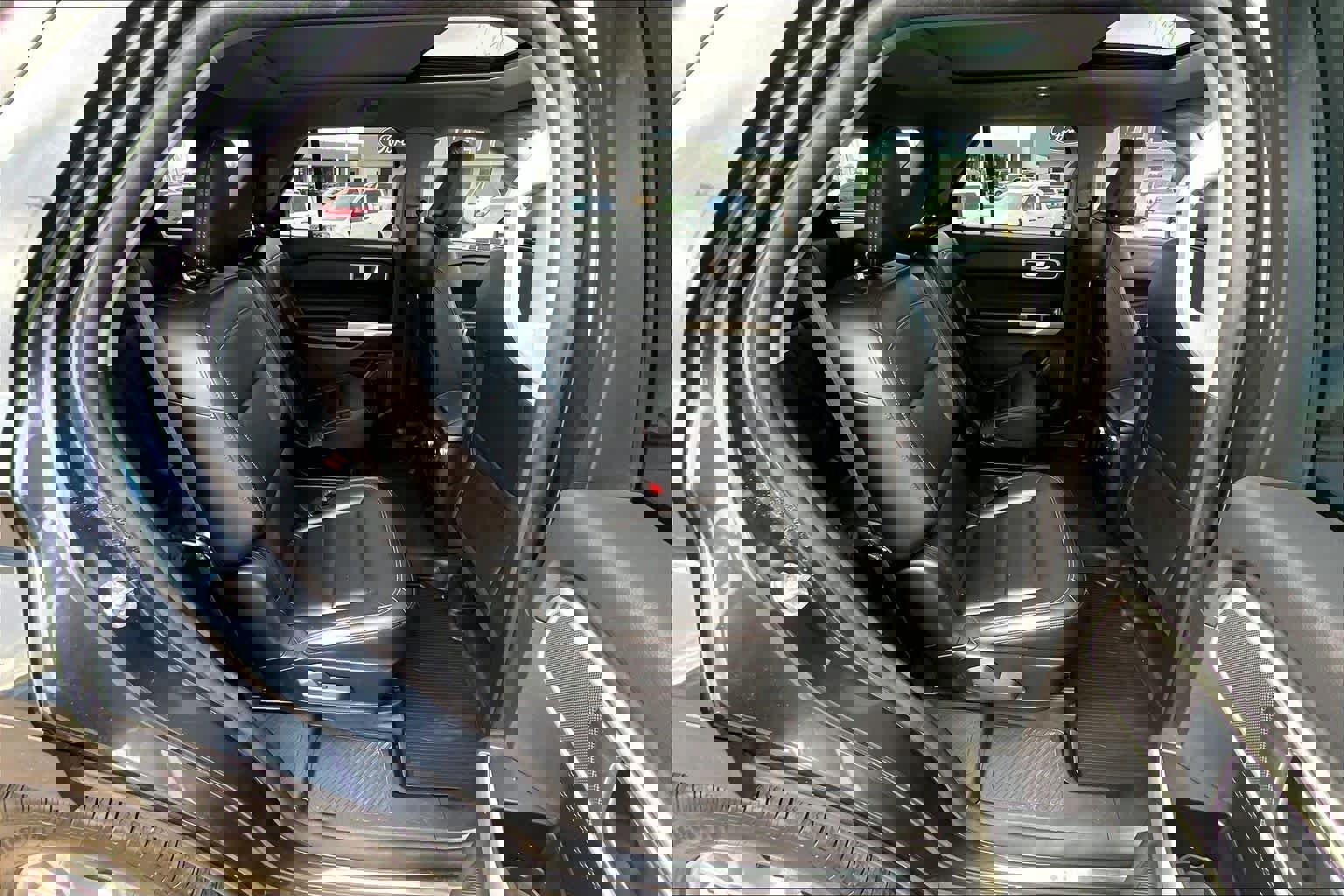 Certified 2022 Ford Explorer XLT w/ Equipment Group 202A image 19