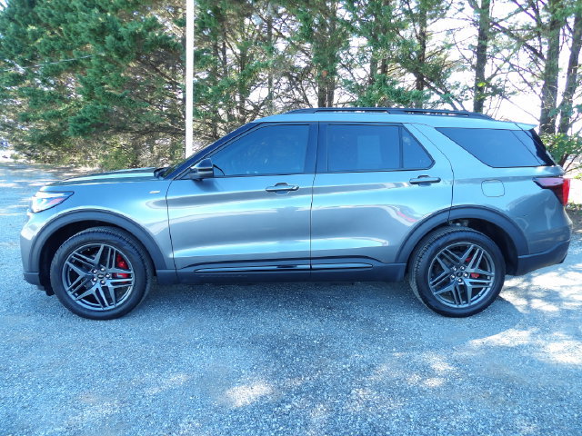 Certified 2025 Ford Explorer ST-Line w/ ST-Line Street Pack AWD/4WD image 2