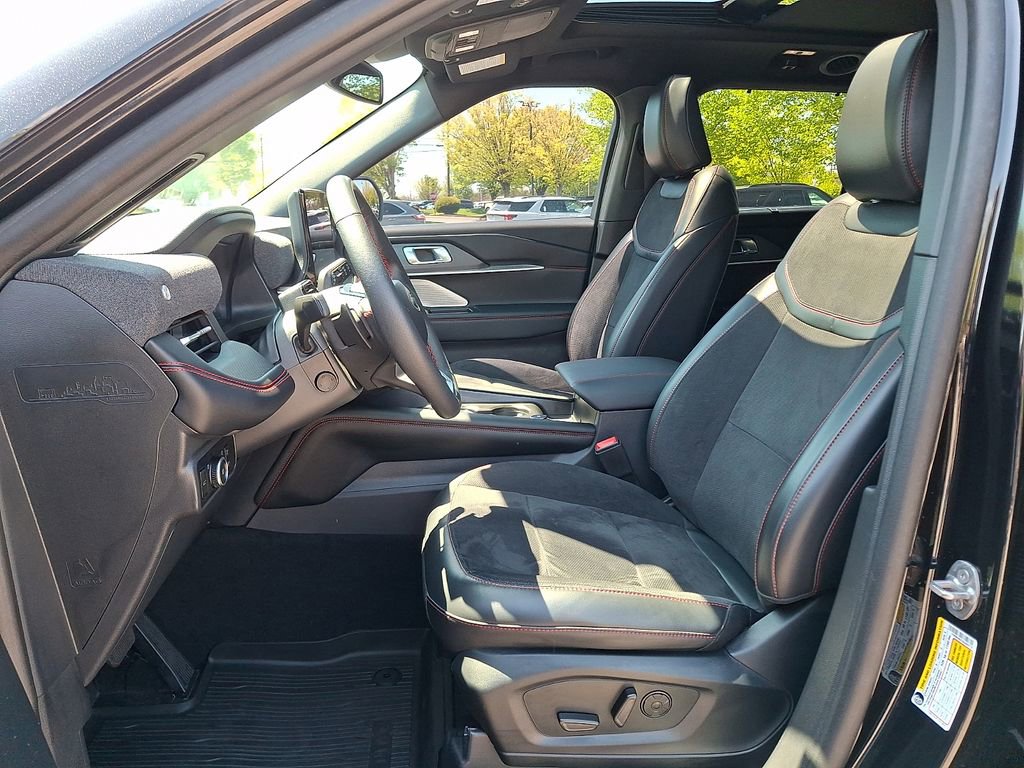 Certified 2025 Ford Explorer ST AWD/4WD image 15