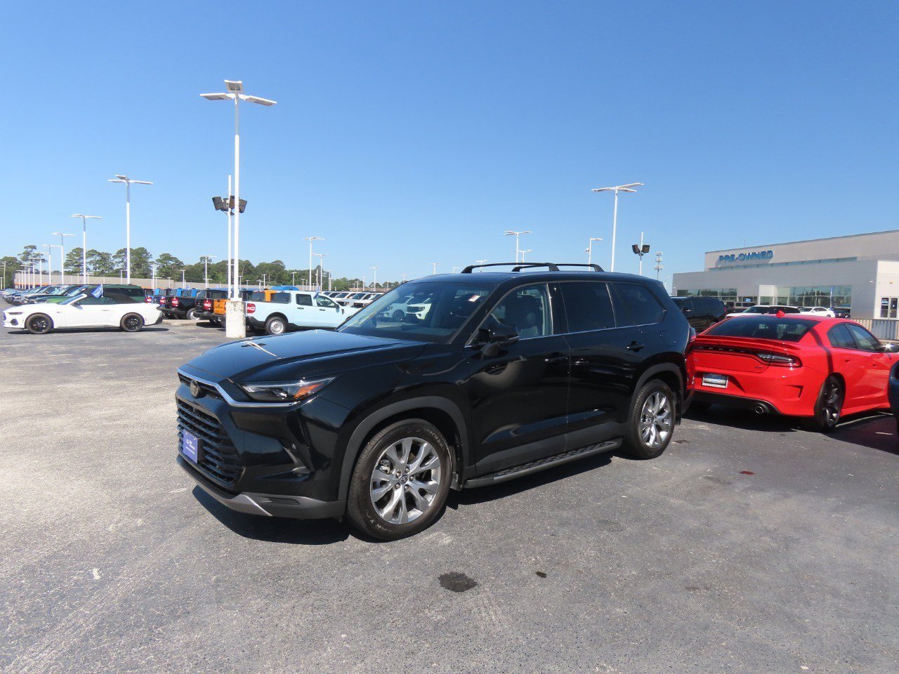 Used 2025 Toyota Grand Highlander AWD image 2