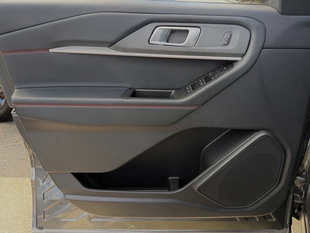 Certified 2025 Ford Explorer ST-Line AWD/4WD image 14