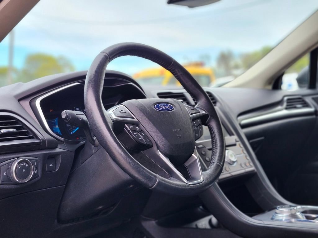 Certified 2020 Ford Fusion Titanium AWD/4WD image 19
